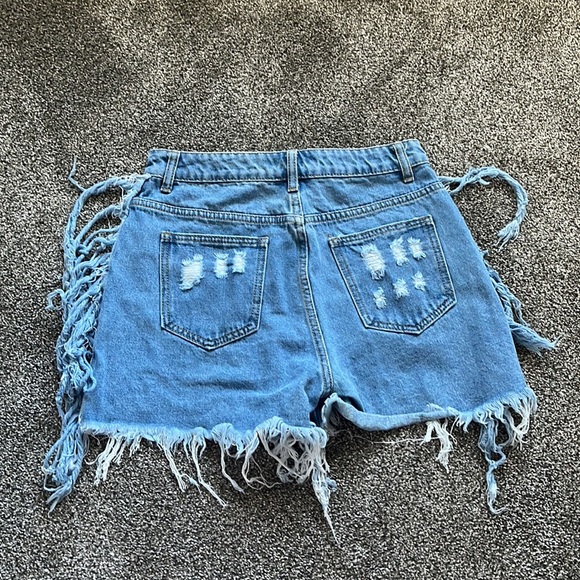 Distressed, high to low shorts - Picture 3 of 6